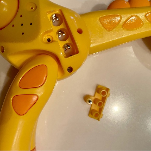 Posable giraffe smart toy - Picture 6 of 7